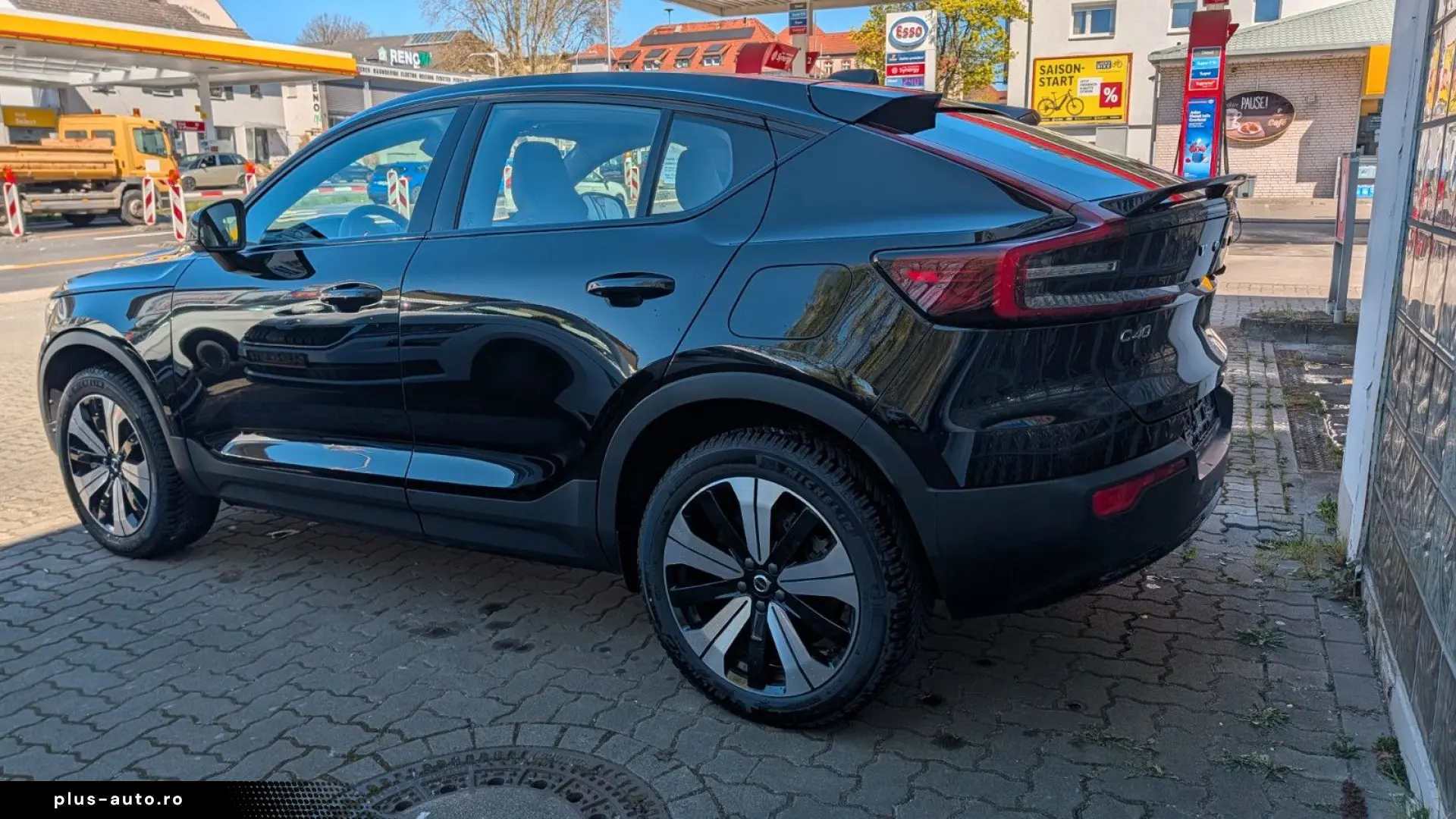 VOLVO C40