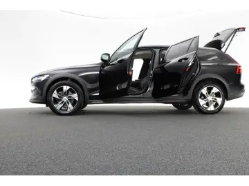 VOLVO V60 Cross Country B4 Plus AWD LEDER H K NAVI LED
