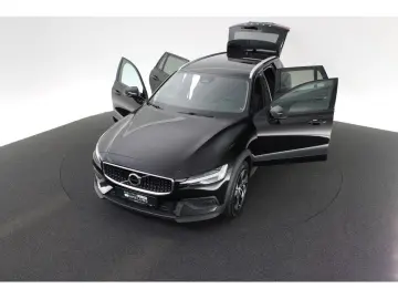 VOLVO V60 Cross Country B4 Plus AWD LEDER H K NAVI LED