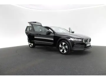 VOLVO V60 Cross Country B4 Plus AWD LEDER H K NAVI LED