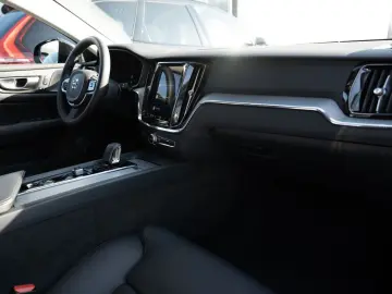 VOLVO V60 Cross Country B4 Plus AWD LEDER H K NAVI LED