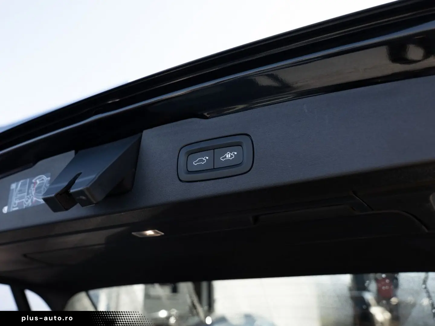 VOLVO V60 Cross Country B4 Plus AWD LEDER H K NAVI LED