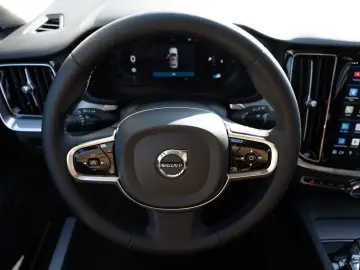 VOLVO V60 Cross Country B4 Plus AWD LEDER H K NAVI LED