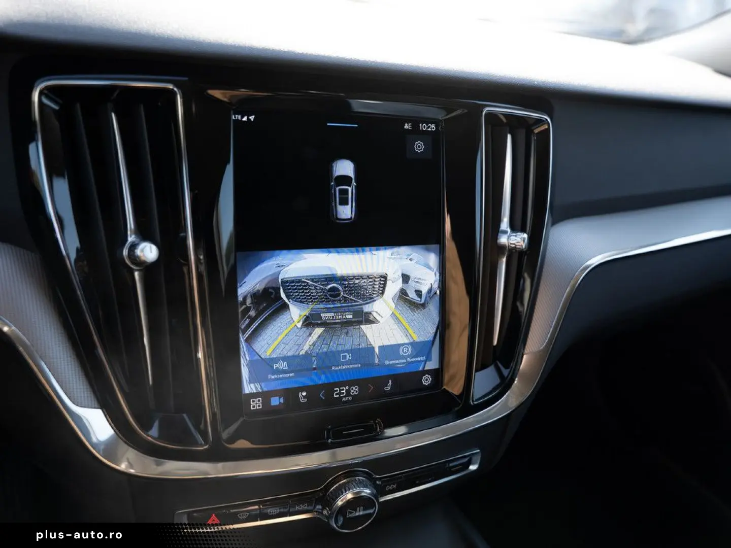 VOLVO V60 Cross Country B4 Plus AWD LEDER H K NAVI LED