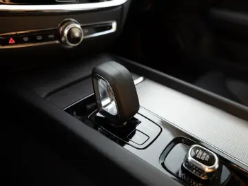 VOLVO V60 Cross Country B4 Plus AWD LEDER H K NAVI LED