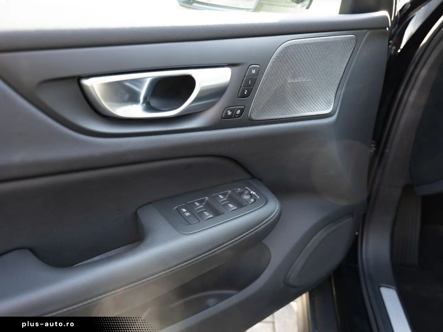 VOLVO V60 Cross Country B4 Plus AWD LEDER H K NAVI LED