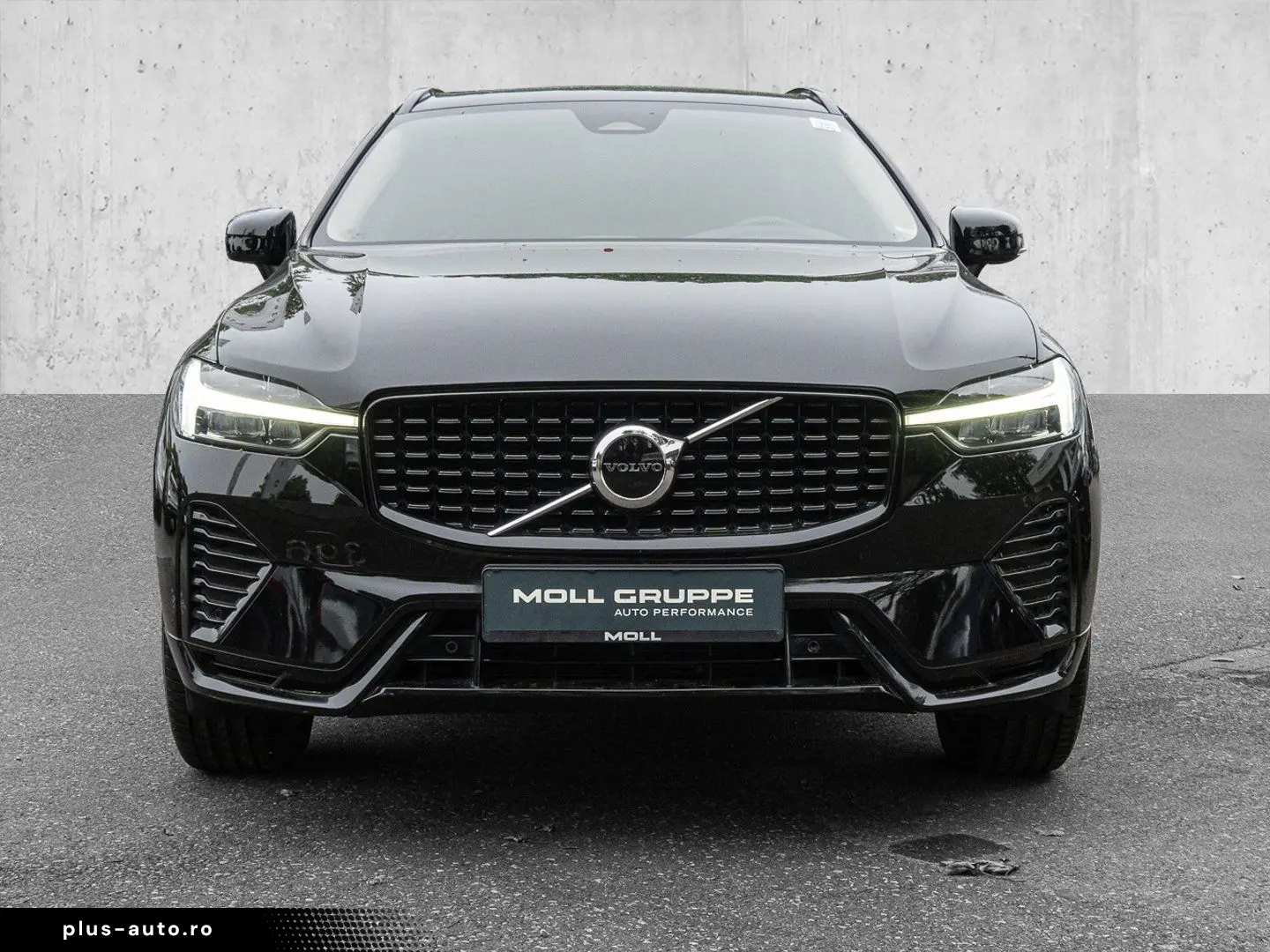 VOLVO XC60 B4 AWD Plus Dark AWD AHK LED