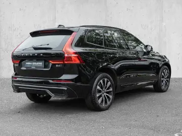 VOLVO XC60 B4 AWD Plus Dark AWD AHK LED