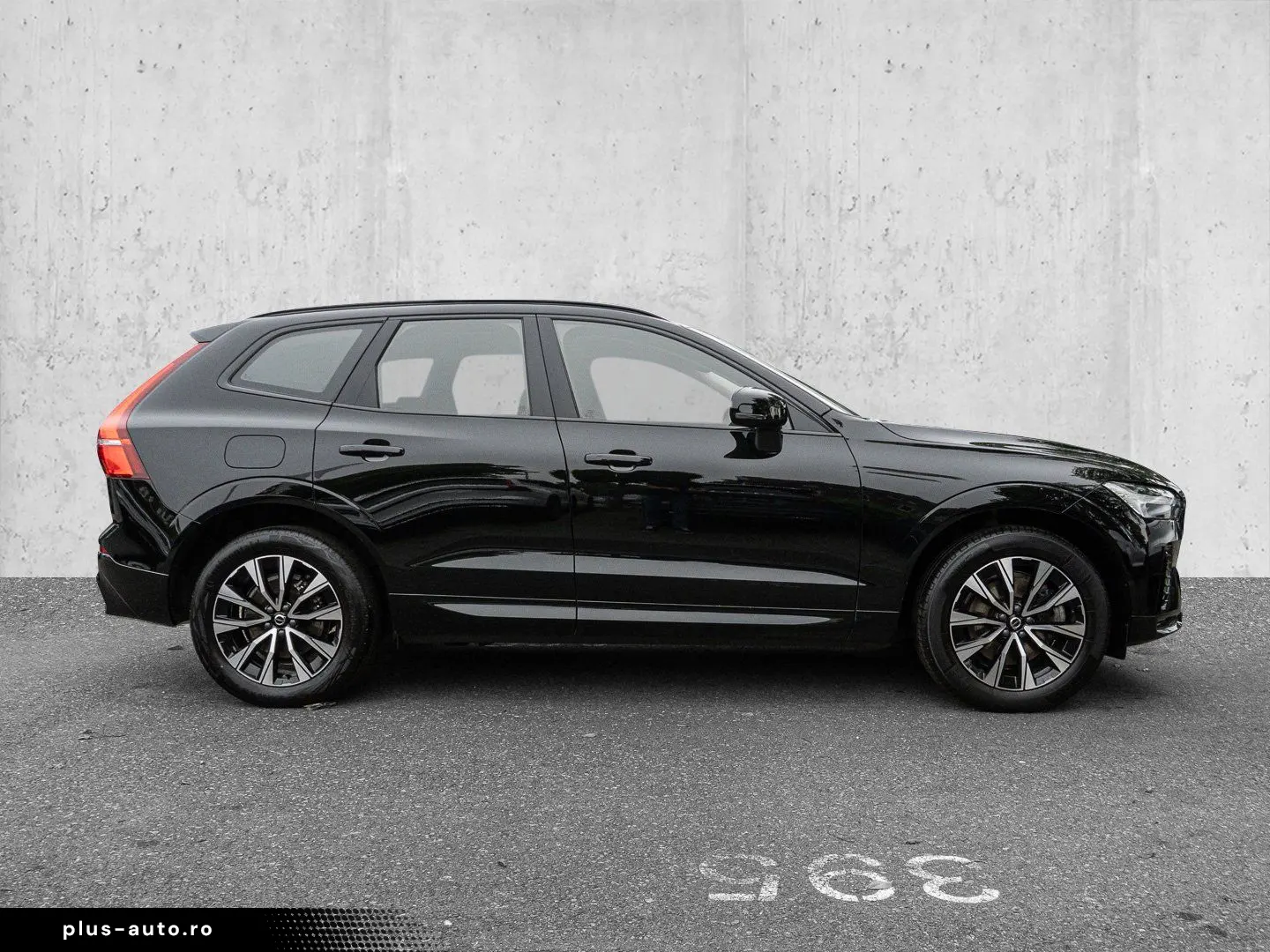 VOLVO XC60 B4 AWD Plus Dark AWD AHK LED