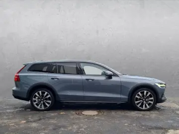 VOLVO V60 Cross Country B4 AWD Licht-Paket Sitz-Paket