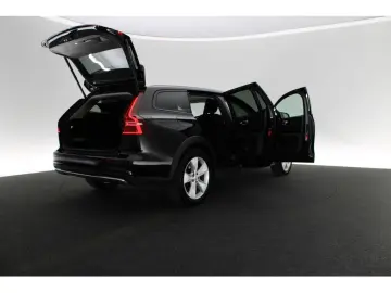VOLVO V60 Cross Country B4 Plus AWD KAMERA NAVI LED