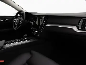 VOLVO V60 Cross Country B4 Plus AWD KAMERA NAVI LED