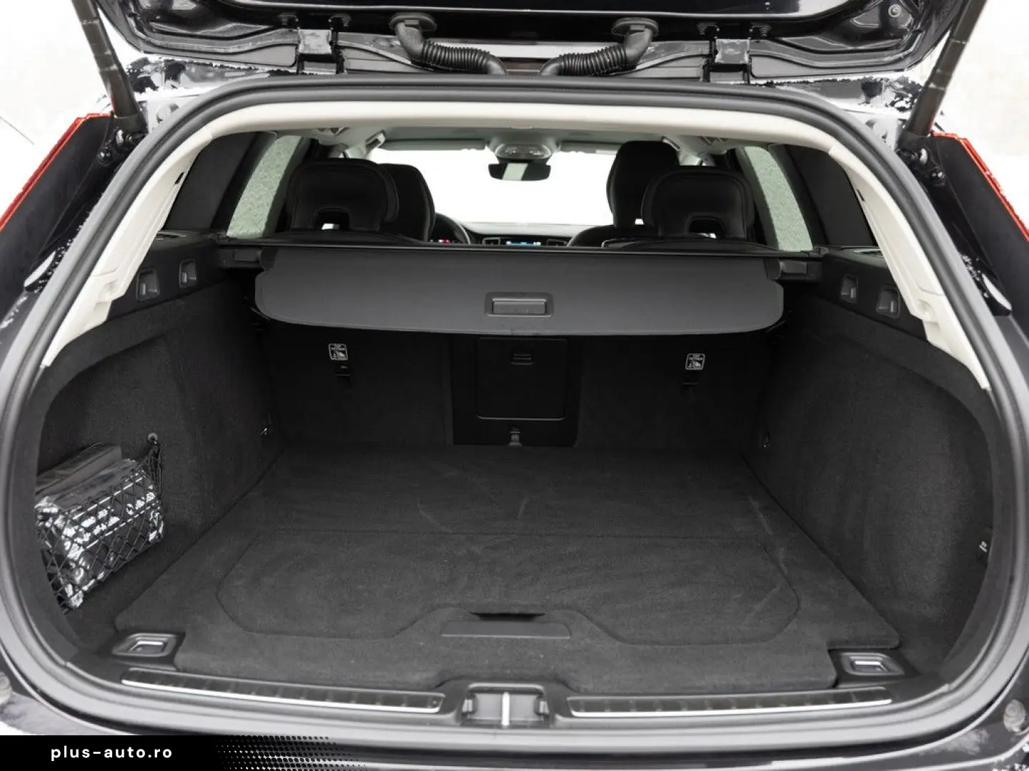 VOLVO V60 Cross Country B4 Plus AWD KAMERA NAVI LED
