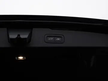 VOLVO V60 Cross Country B4 Plus AWD KAMERA NAVI LED