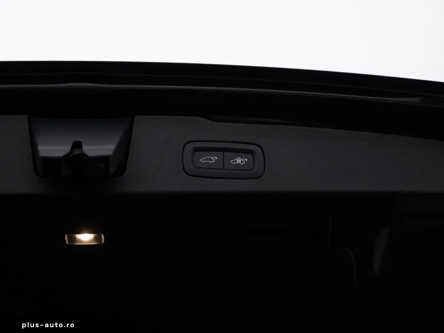 VOLVO V60 Cross Country B4 Plus AWD KAMERA NAVI LED