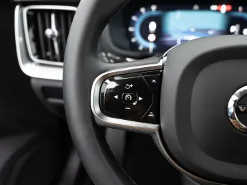 VOLVO V60 Cross Country B4 Plus AWD KAMERA NAVI LED