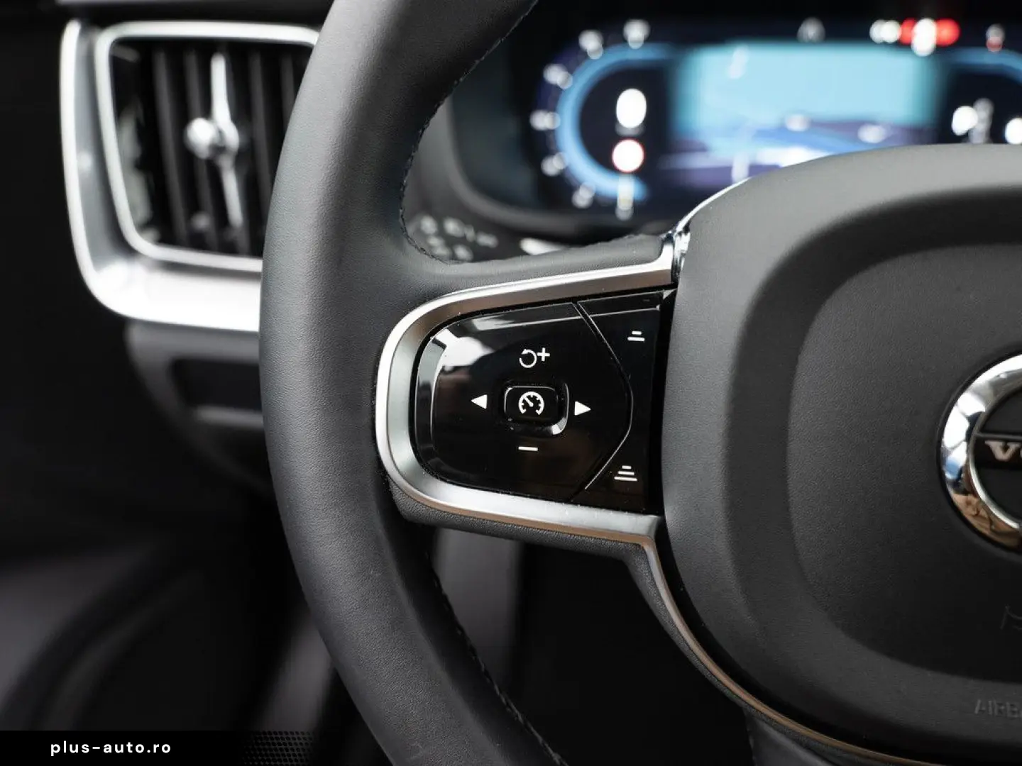 VOLVO V60 Cross Country B4 Plus AWD KAMERA NAVI LED