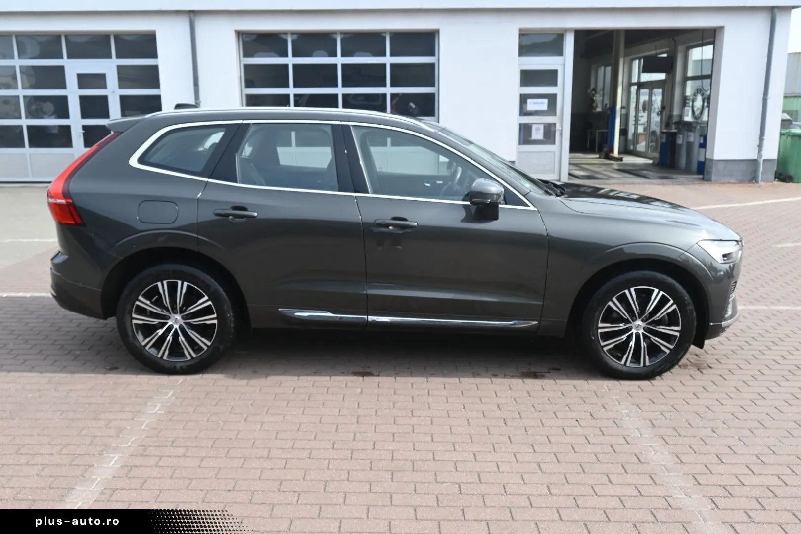 VOLVO XC60 B5 B Inscription AWD PDC AHK FSHZG