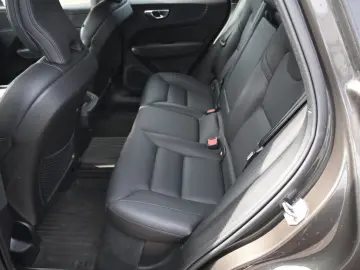 VOLVO XC60 B5 B Inscription AWD PDC AHK FSHZG