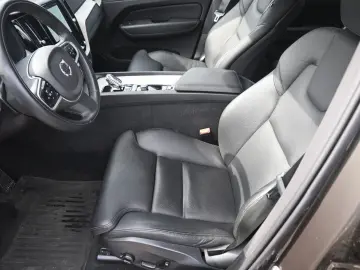 VOLVO XC60 B5 B Inscription AWD PDC AHK FSHZG