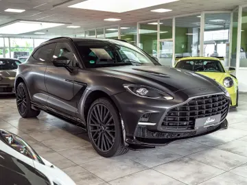 ASTON MARTIN DBX 707 Satinblack Carbon Ext&Int