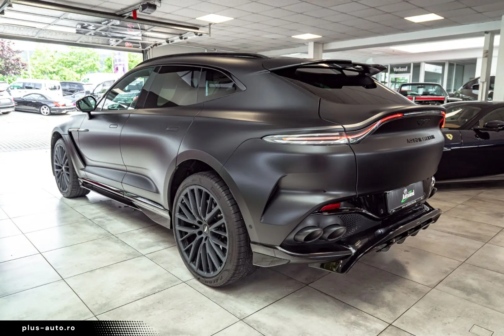 ASTON MARTIN DBX 707 Satinblack Carbon Ext&Int
