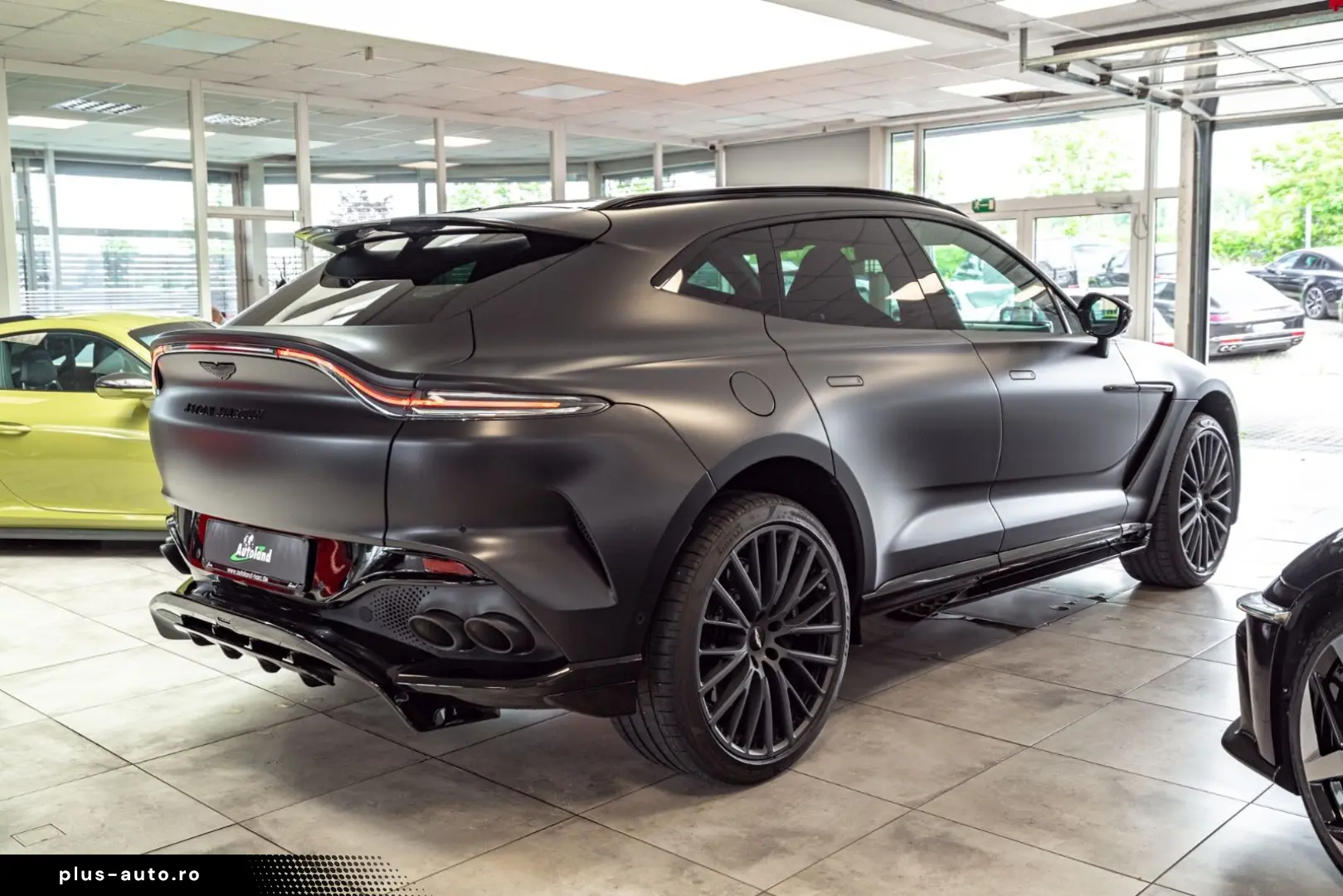 ASTON MARTIN DBX 707 Satinblack Carbon Ext&Int