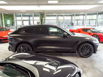 ASTON MARTIN DBX 707 Satinblack Carbon Ext&Int
