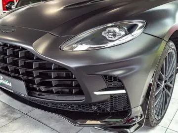ASTON MARTIN DBX 707 Satinblack Carbon Ext&Int