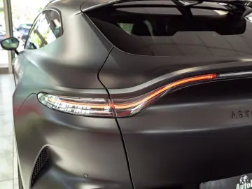 ASTON MARTIN DBX 707 Satinblack Carbon Ext&Int