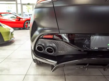 ASTON MARTIN DBX 707 Satinblack Carbon Ext&Int