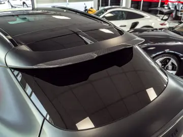 ASTON MARTIN DBX 707 Satinblack Carbon Ext&Int