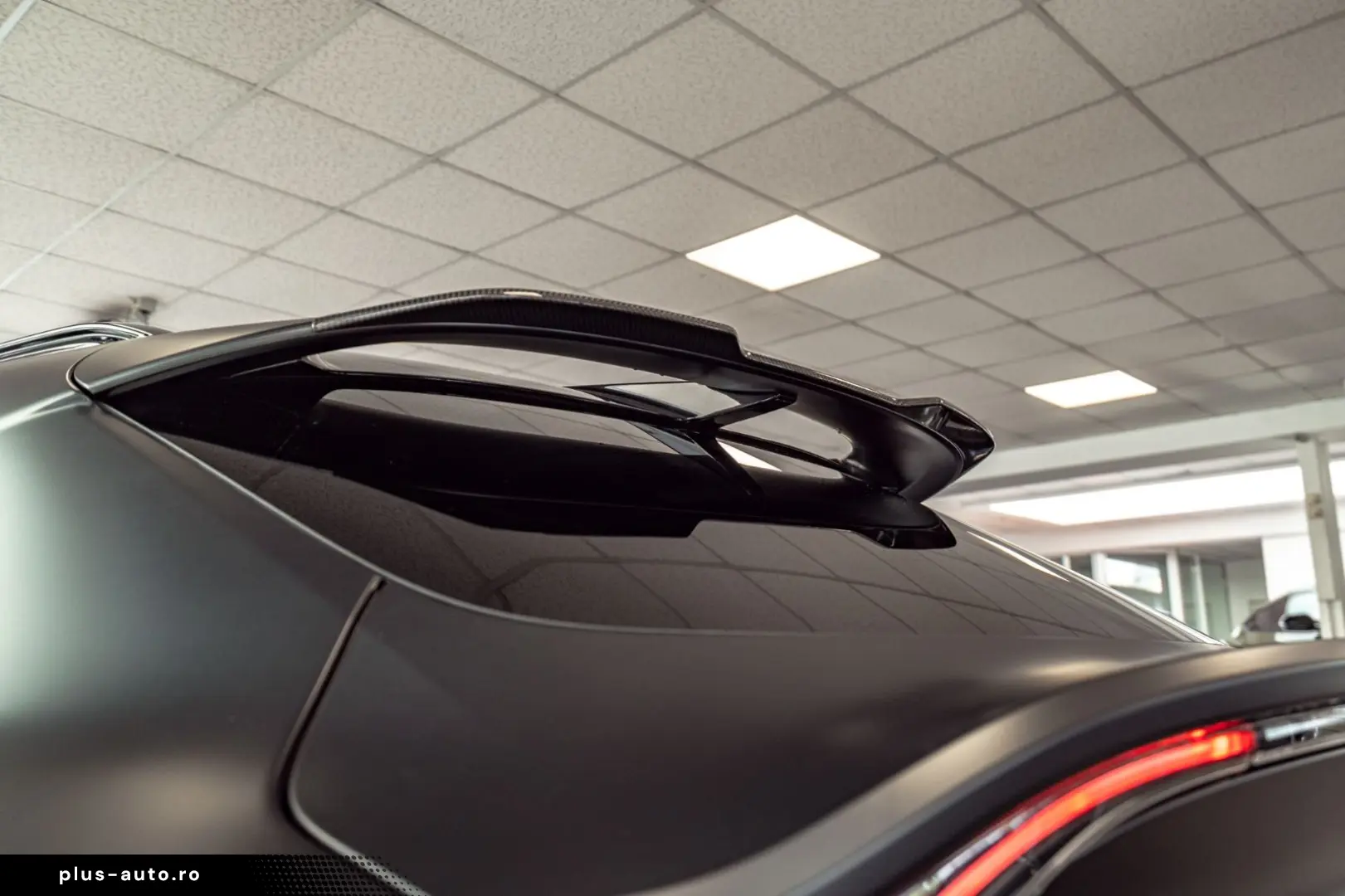 ASTON MARTIN DBX 707 Satinblack Carbon Ext&Int