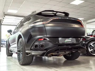 ASTON MARTIN DBX 707 Satinblack Carbon Ext&Int