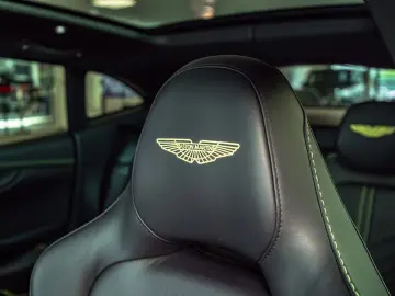 ASTON MARTIN DBX 707 Satinblack Carbon Ext&Int