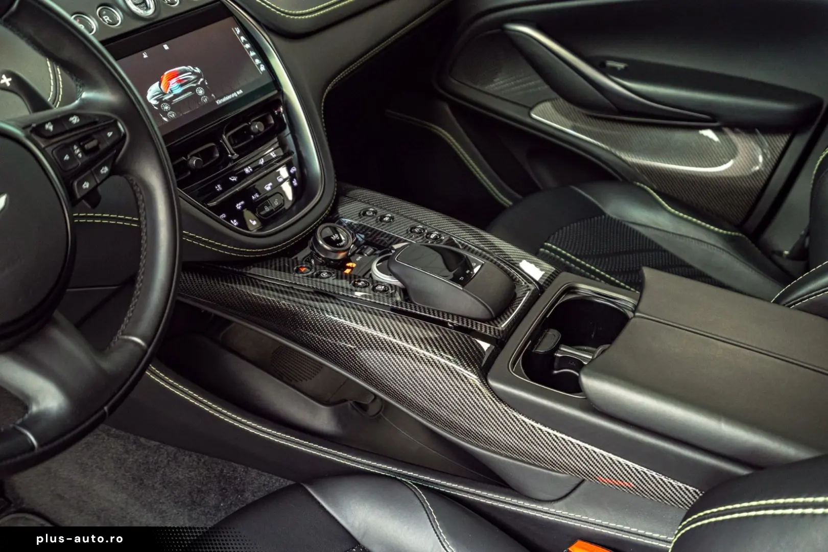 ASTON MARTIN DBX 707 Satinblack Carbon Ext&Int
