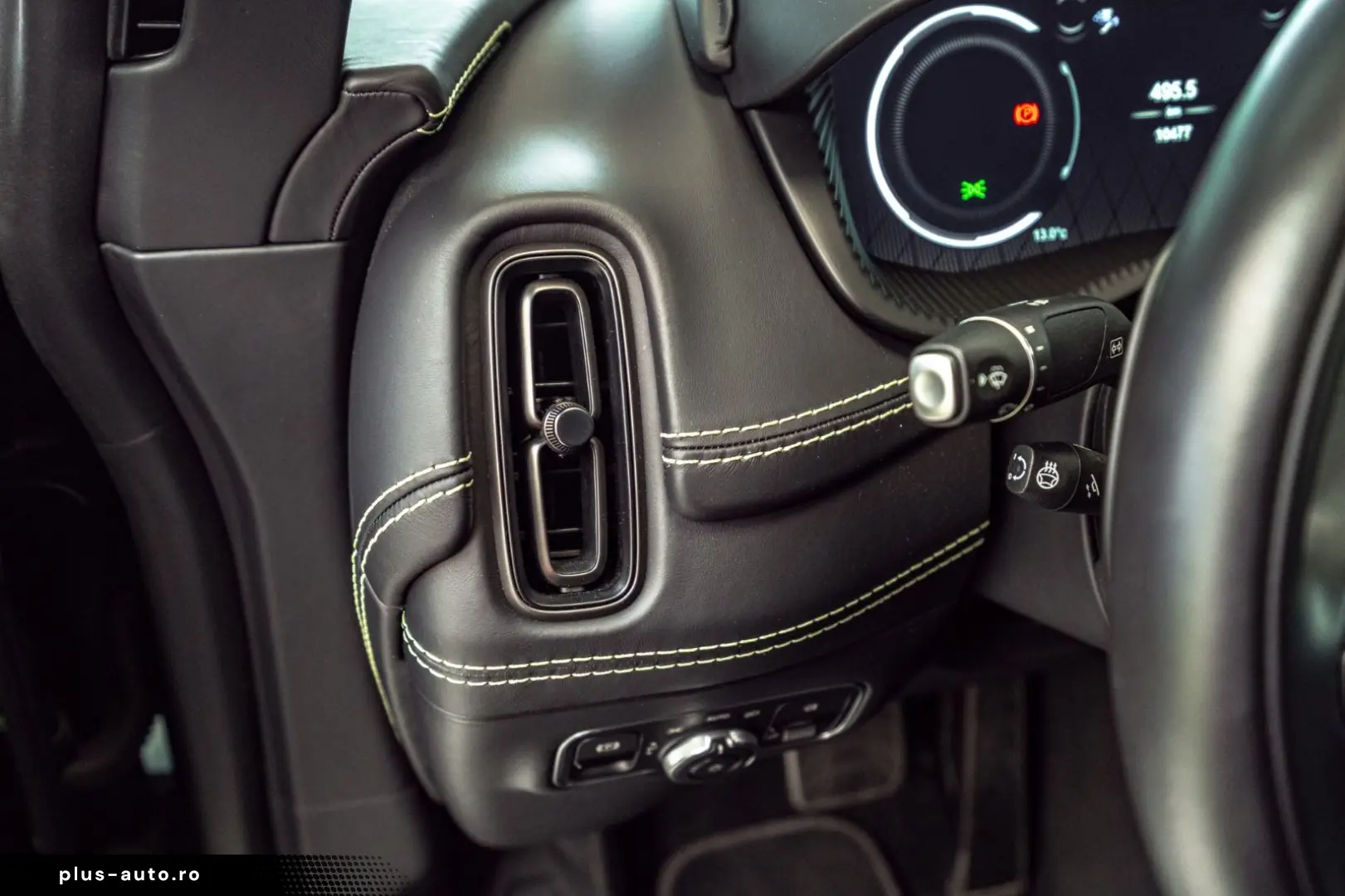 ASTON MARTIN DBX 707 Satinblack Carbon Ext&Int