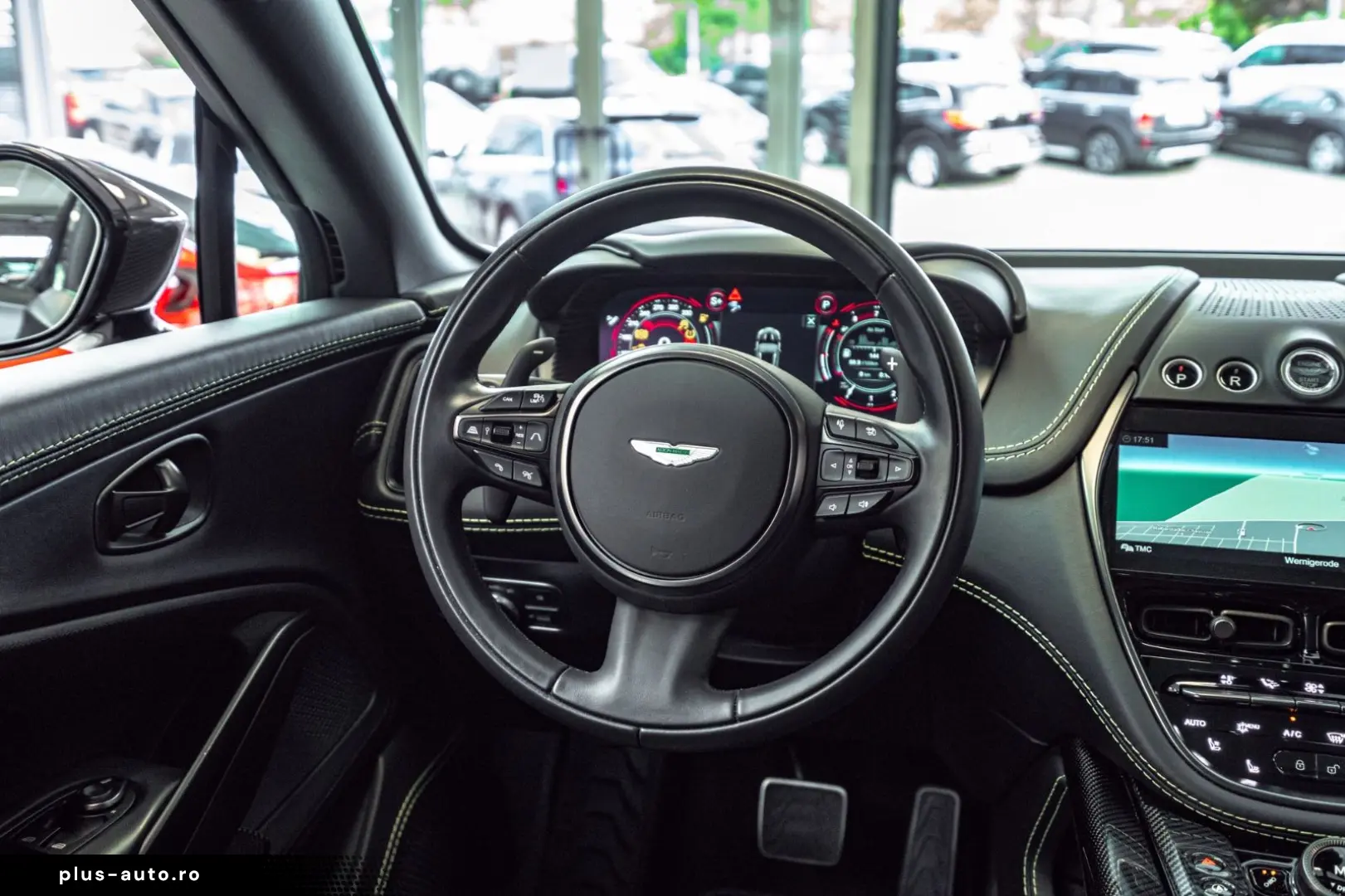 ASTON MARTIN DBX 707 Satinblack Carbon Ext&Int