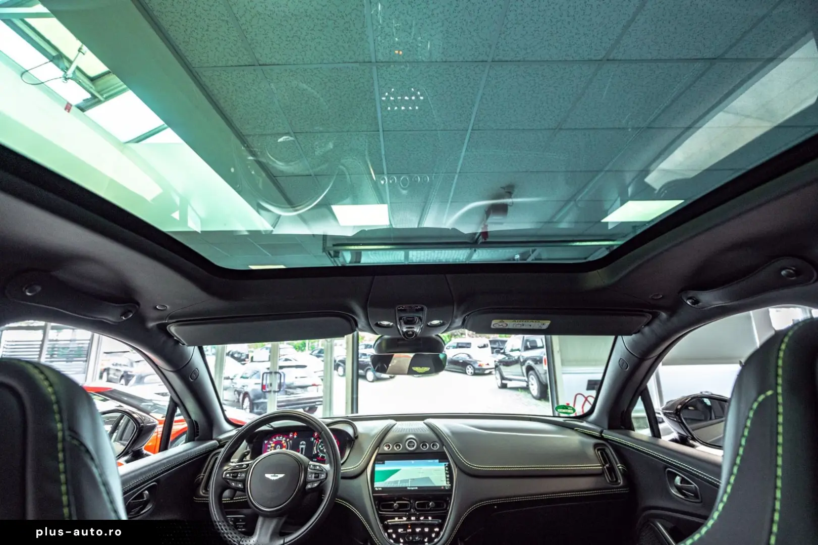ASTON MARTIN DBX 707 Satinblack Carbon Ext&Int