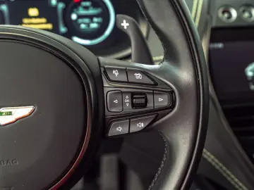 ASTON MARTIN DBX 707 Satinblack Carbon Ext&Int