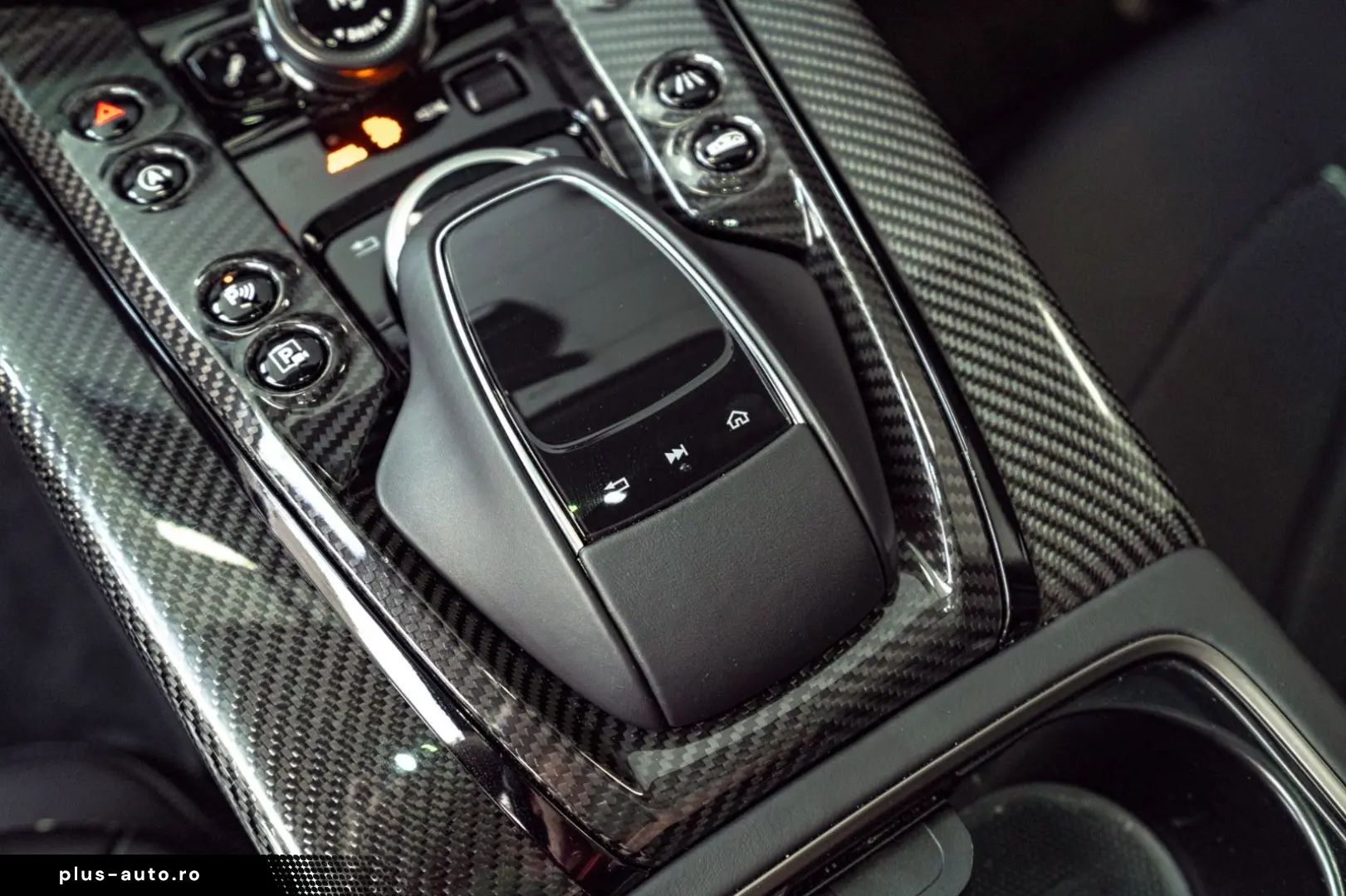 ASTON MARTIN DBX 707 Satinblack Carbon Ext&Int