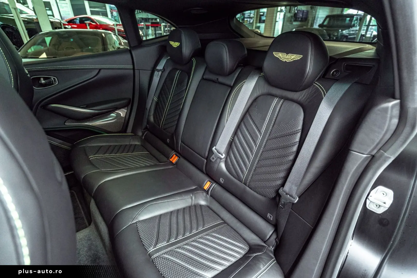 ASTON MARTIN DBX 707 Satinblack Carbon Ext&Int