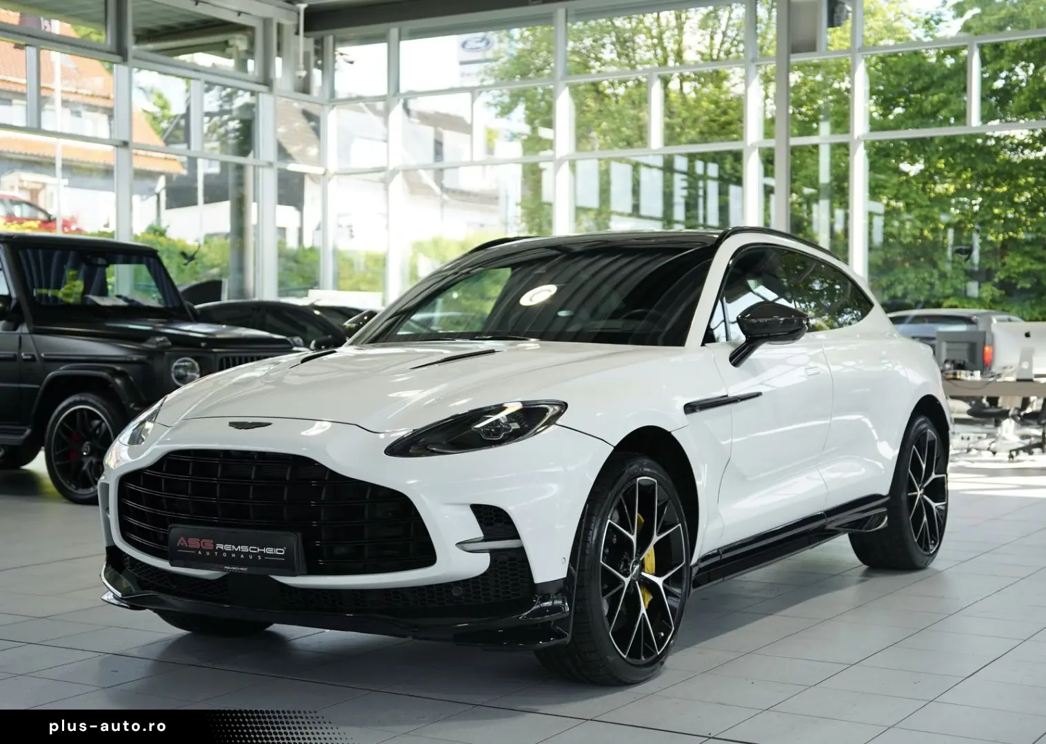 ASTON MARTIN DBX 707 4.0 V8  Carbon .  23