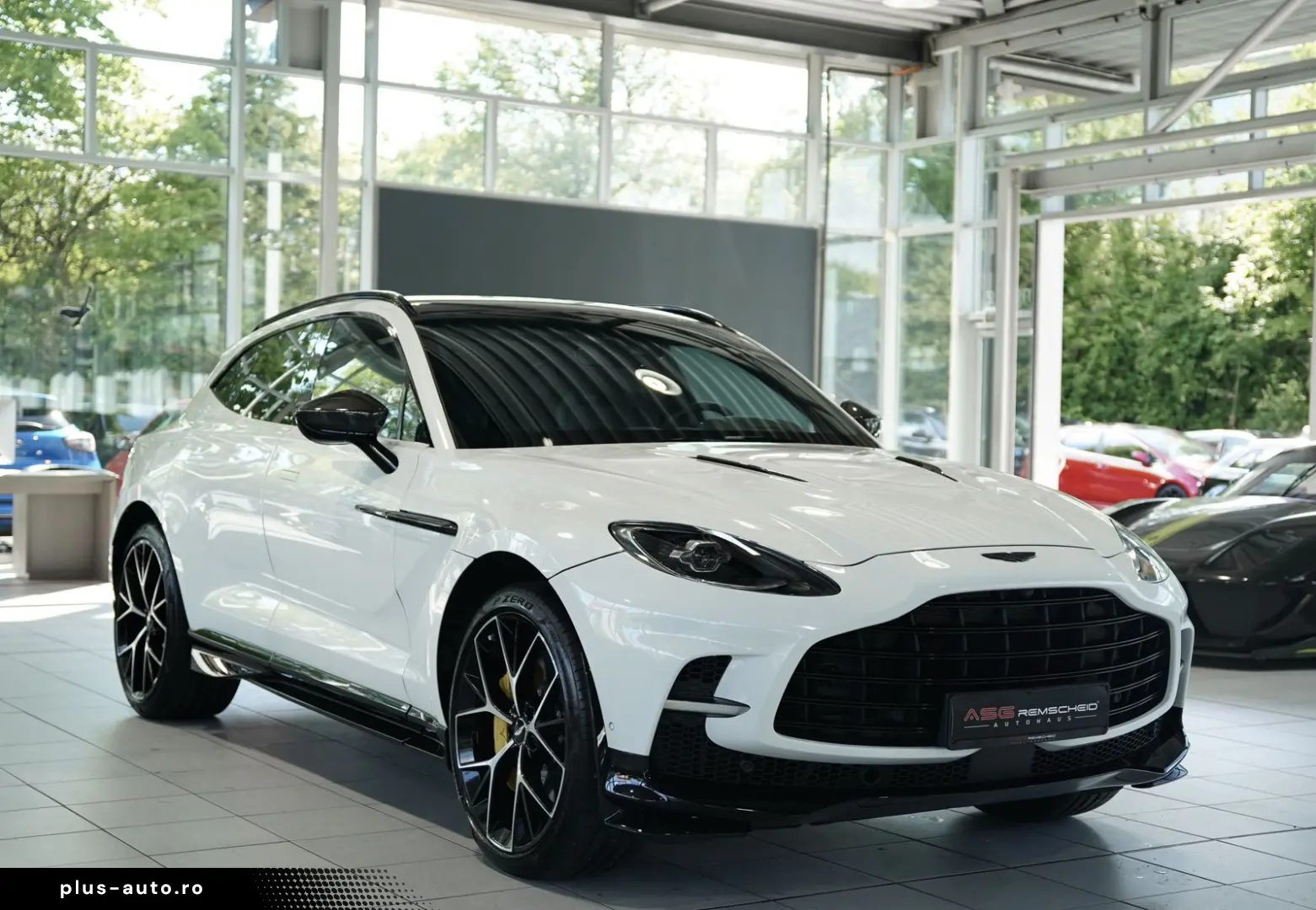 ASTON MARTIN DBX 707 4.0 V8  Carbon .  23