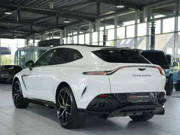 ASTON MARTIN DBX 707 4.0 V8  Carbon .  23