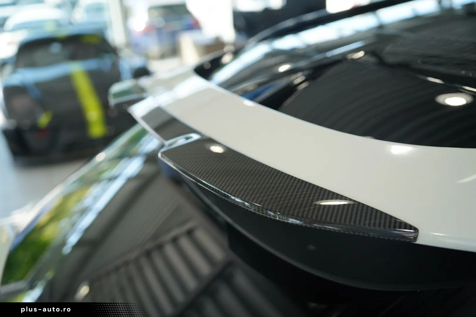 ASTON MARTIN DBX 707 4.0 V8  Carbon .  23
