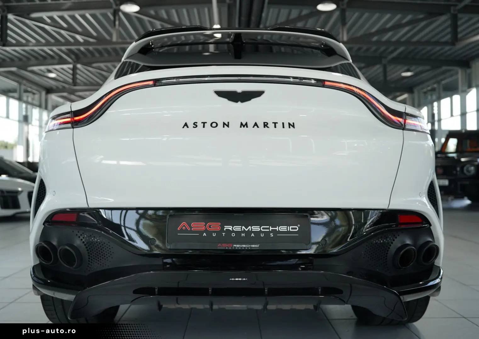 ASTON MARTIN DBX 707 4.0 V8  Carbon .  23