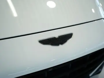 ASTON MARTIN DBX 707 4.0 V8  Carbon .  23