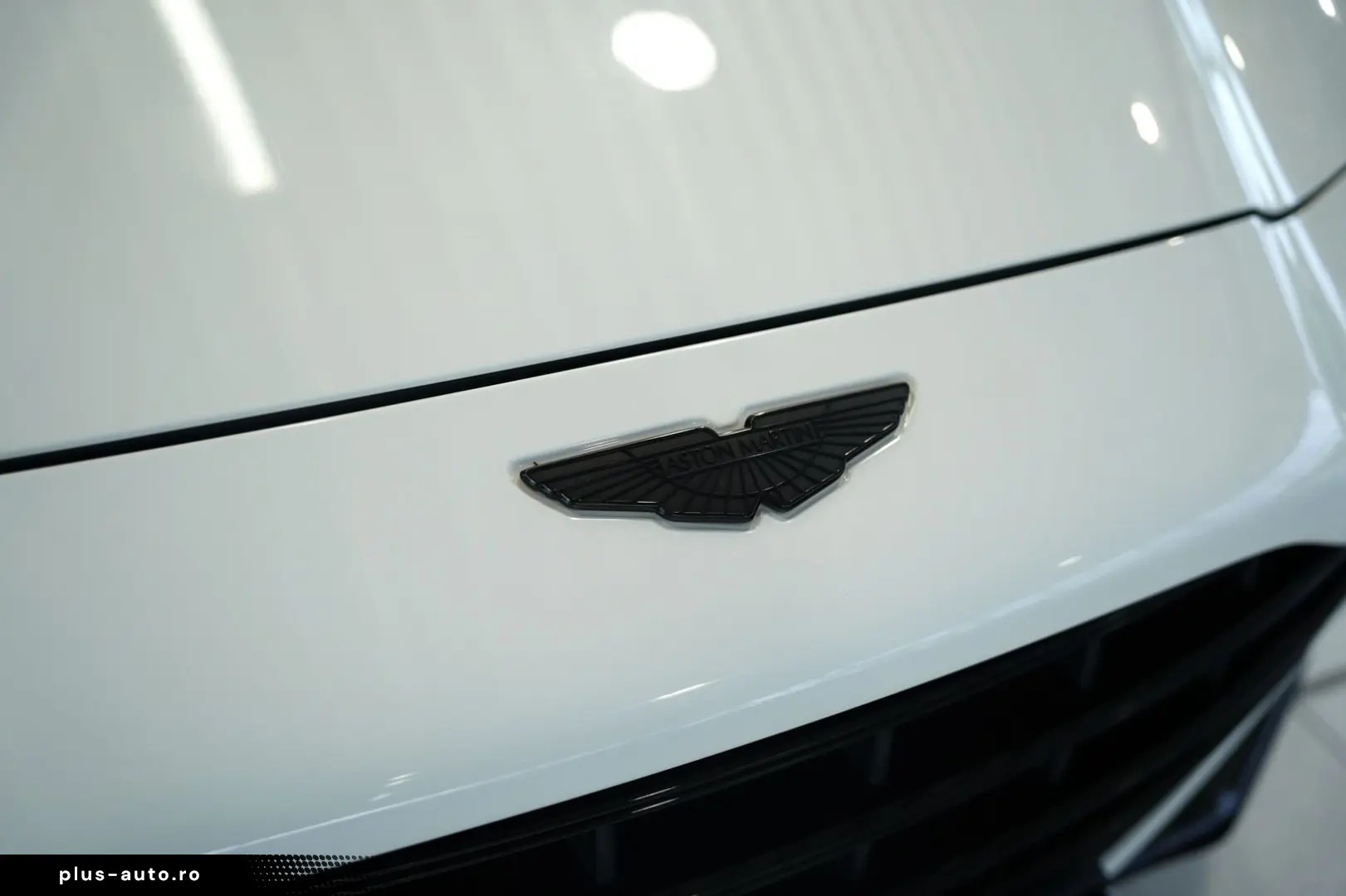 ASTON MARTIN DBX 707 4.0 V8  Carbon .  23