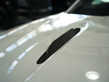 ASTON MARTIN DBX 707 4.0 V8  Carbon .  23